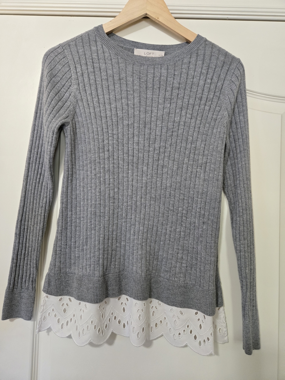 LOFT Cute Gray Ribbed Cozy Casual Crewneck Sweater with White Eyelet Hem
